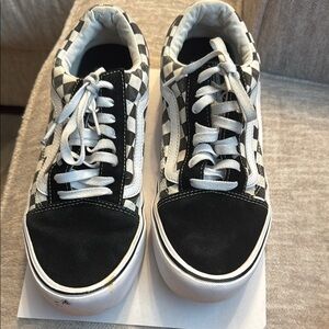 Vans Men’s very light Black and White Checkered Sneakers